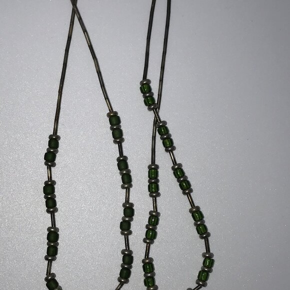 15" Shiny Green And Silver Seed Bead Necklace - Picture 7 of 8